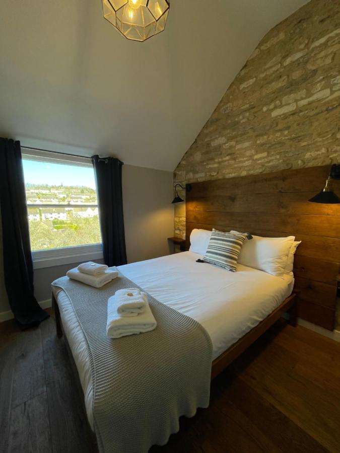 The Queen Matilda Country Rooms Avening 外观 照片