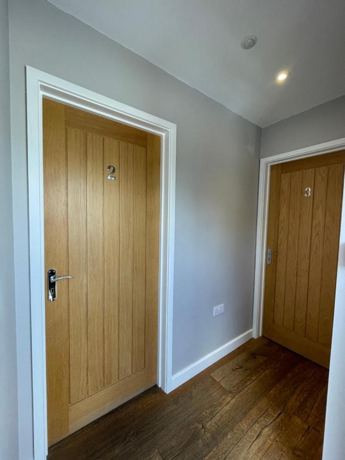 The Queen Matilda Country Rooms Avening 外观 照片